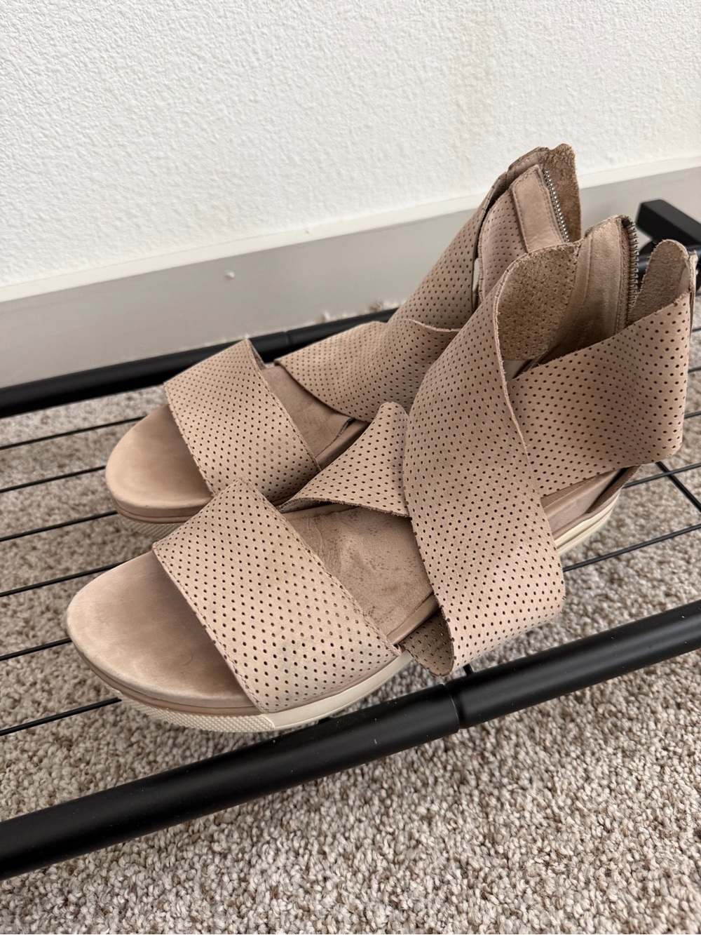 Eileen Fisher Sport Platform Sandals Size 9 Taupe Perforated Nubuck Leather
